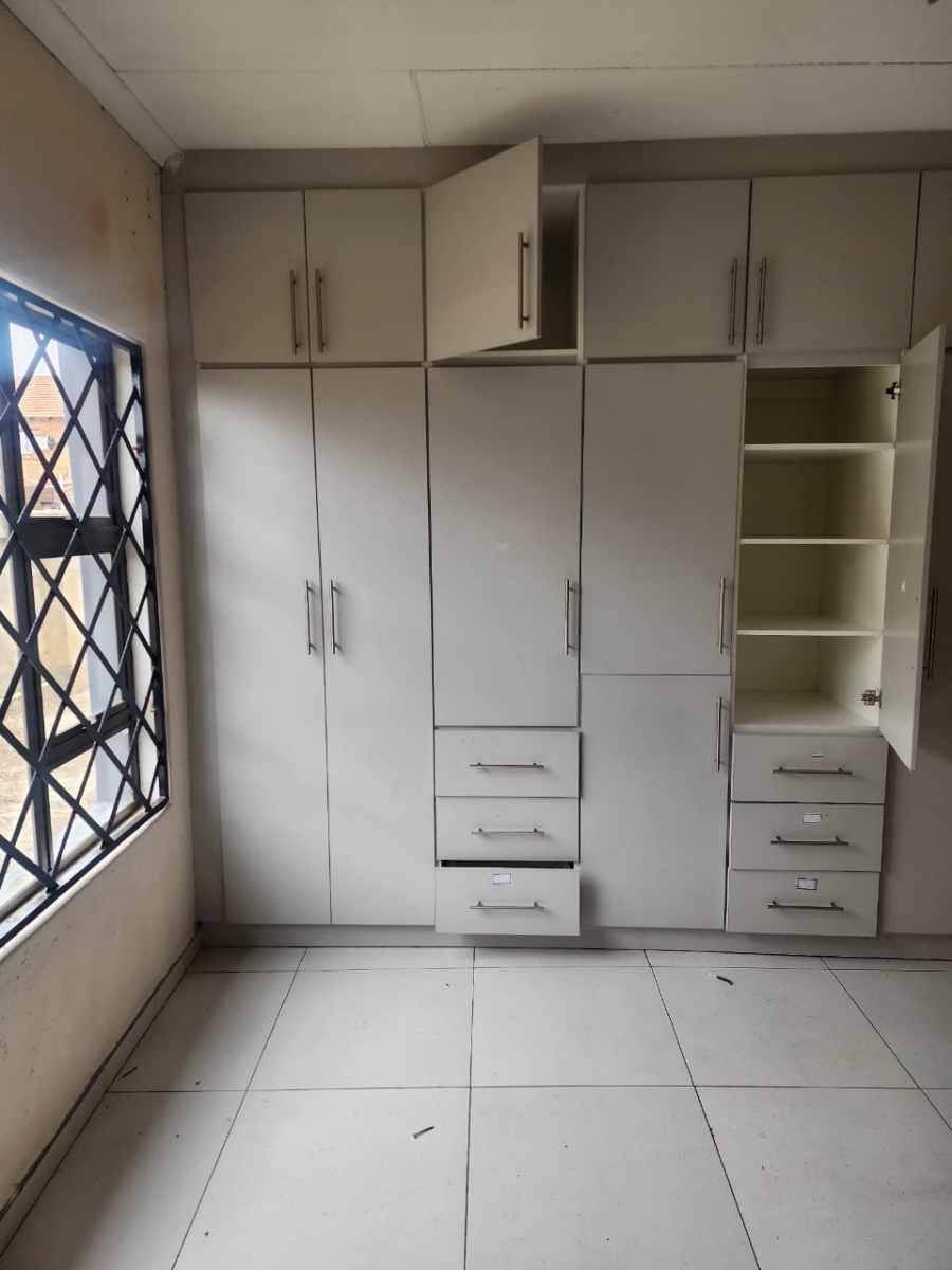 4 Bedroom Property for Sale in Flamwood North West